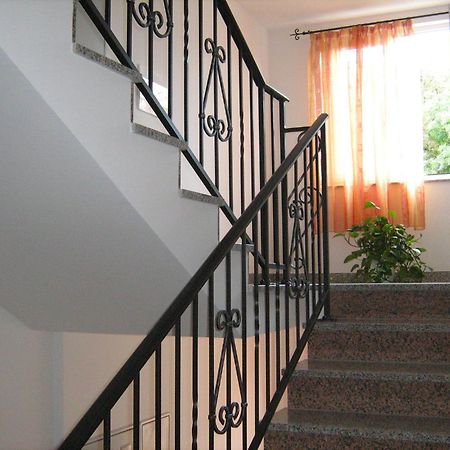 Apartments Bogovic Малинска Екстериор снимка