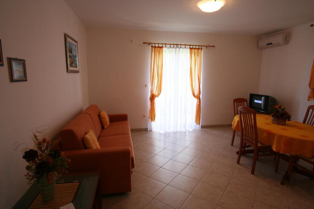 Apartments Bogovic Малинска Стая снимка