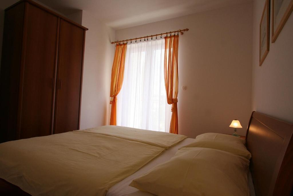 Apartments Bogovic Малинска Стая снимка
