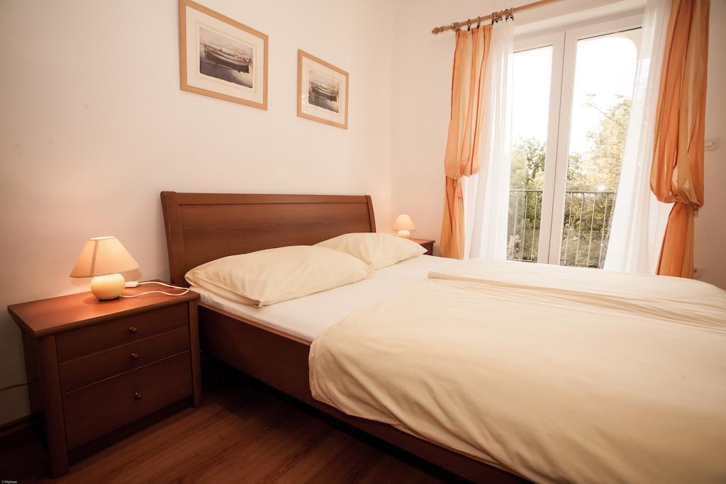 Apartments Bogovic Малинска Екстериор снимка