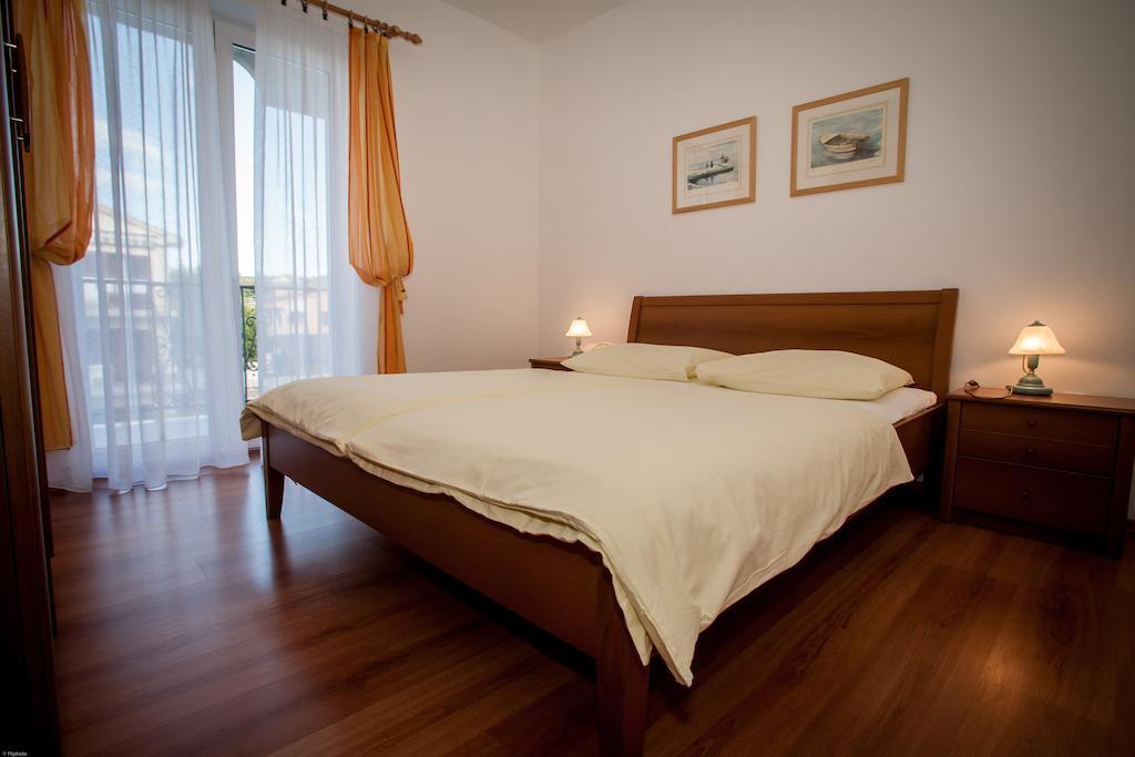 Apartments Bogovic Малинска Екстериор снимка