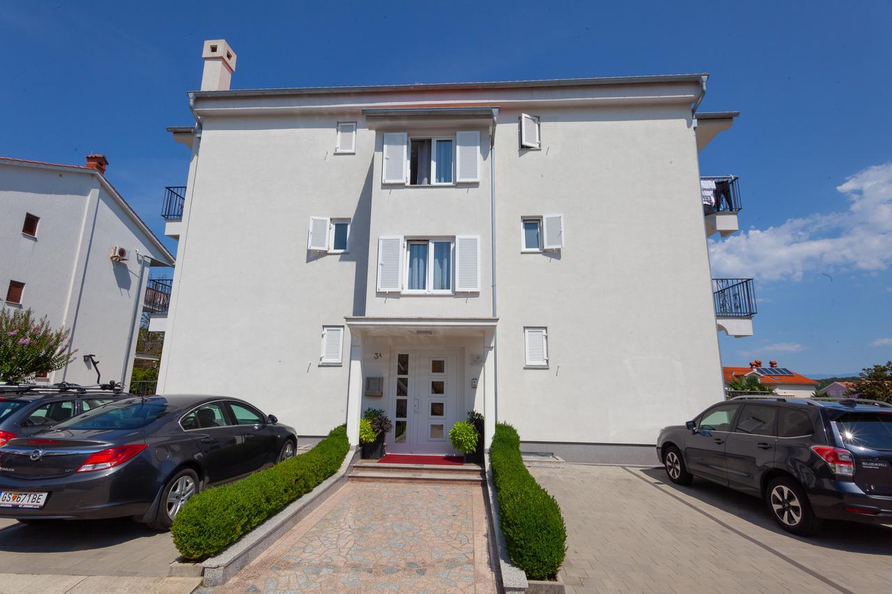 Apartments Bogovic Малинска Екстериор снимка